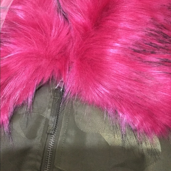 🆕Olive Green Camo Bomber Jacket With Pink & Black Faux Fur Collar Blogger Fav - Picture 7 of 9